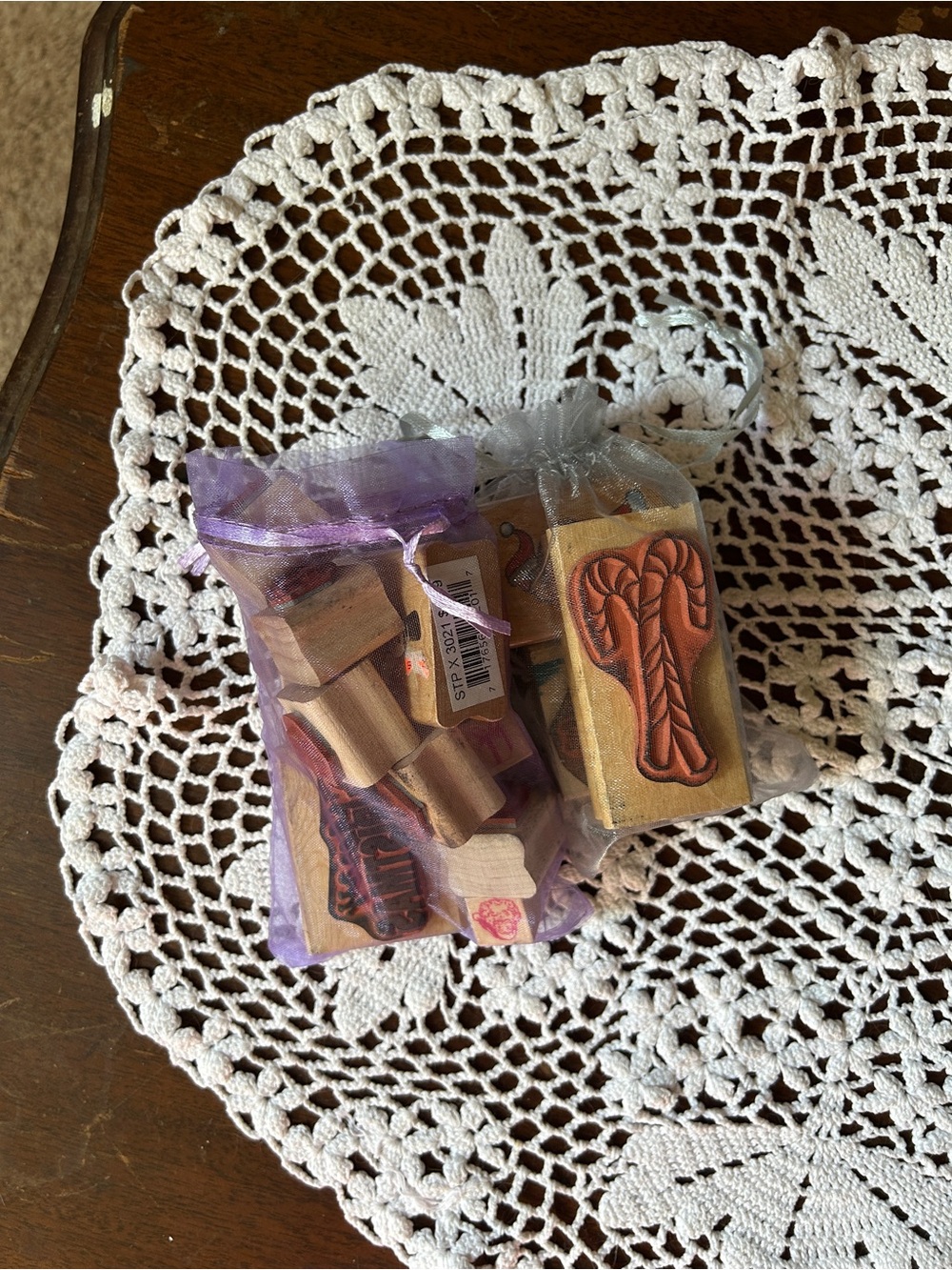 Assorted stamps - Picture 2 of 2